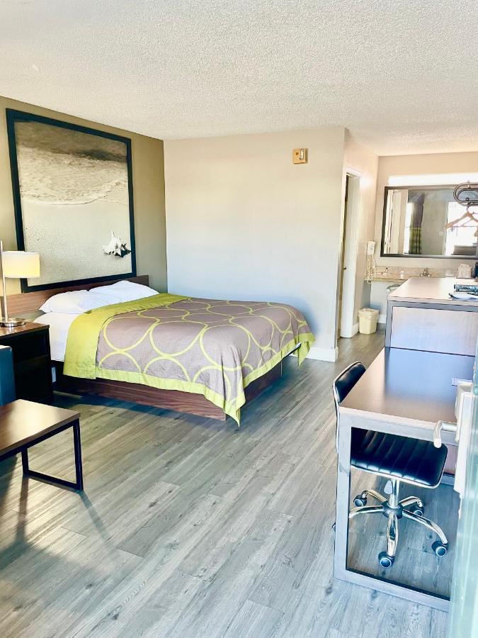 Motel Super 8 By Wyndham Bay St. Louis Esterno foto